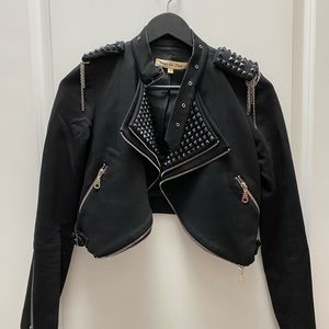 Great detailed cool top